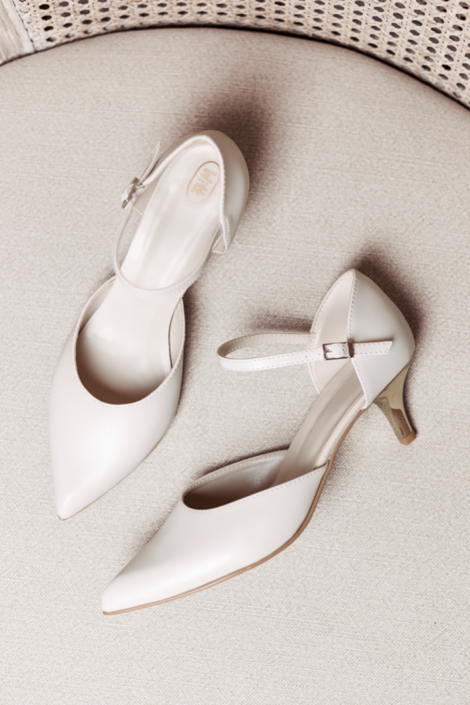 model 502 dzielony - skóra kolor LATTE, obcas nr 1, wys. 6cm - kolor złoty-lustro, zapięcie klasyczne - skóra kolor LATTE